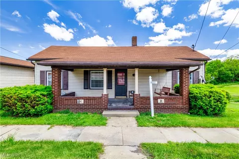 106 High St, Bloomingdale, OH 43910
