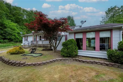 7544 Stoddard Hayes Rd, Farmdale, OH 44417