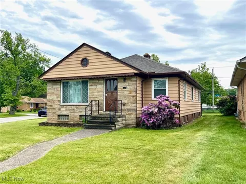 1613 Wexford Ave, Parma, OH 44134