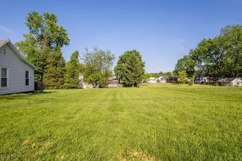 813 Neal St, Parkersburg, WV 26101