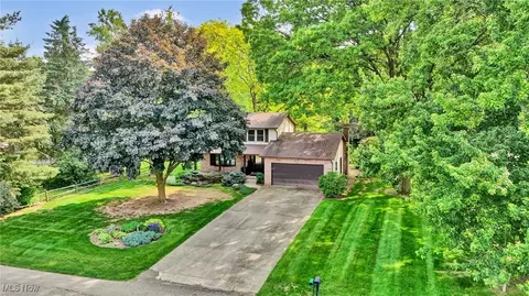 12160 Pueblo Path Ave NW, Uniontown, OH 44685