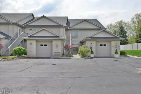 578 Lakeview Blvd, Lake Milton, OH 44429