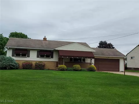 1045 Collins Ave, Youngstown, OH 44515
