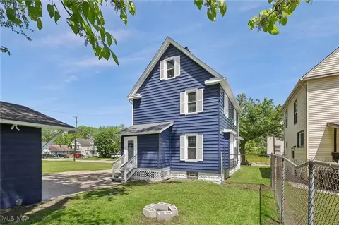 Exterior - 932 W 43rd St, Ashtabula, OH 44004 photo 6 of 8