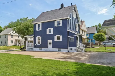Exterior - 932 W 43rd St, Ashtabula, OH 44004 photo 3 of 8