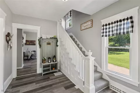 Entry Way - 932 W 43rd St, Ashtabula, OH 44004 photo 11 of 12