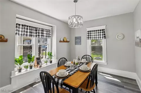 Dining - 932 W 43rd St, Ashtabula, OH 44004 photo 3 of 4