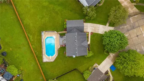 View/Area - 125 Duke Ct, Elyria, OH 44035 photo 3 of 4