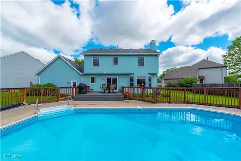 Exterior - 125 Duke Ct, Elyria, OH 44035 photo 6 of 10