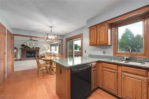 Kitchen - 125 Duke Ct, Elyria, OH 44035 photo 4 of 4