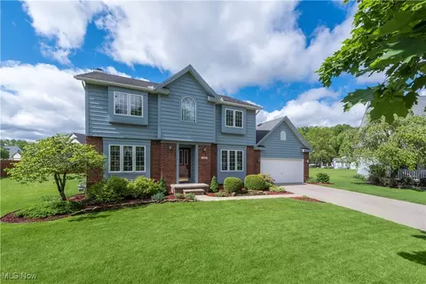 Exterior - 125 Duke Ct, Elyria, OH 44035 photo 3 of 10