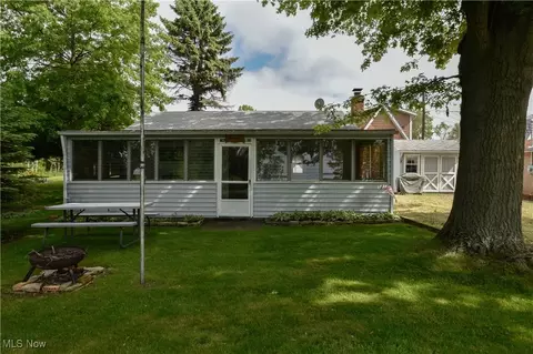 5813 E Gordon Shore Dr, Port Clinton, OH 43452