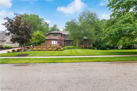 6849 Chillingsworth Cir NW, Canton, OH 44718