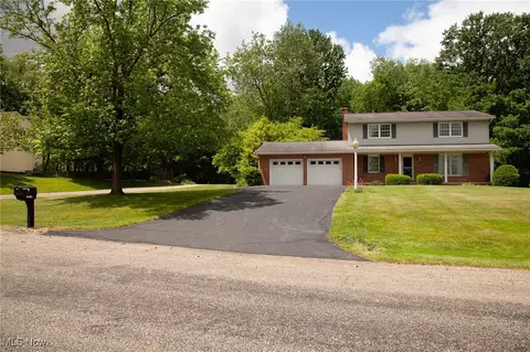 12063 Mill Race St NW, Canal Fulton, OH 44614