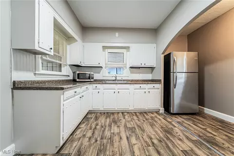 803 East Ave, Elyria, OH 44035 photo 7
