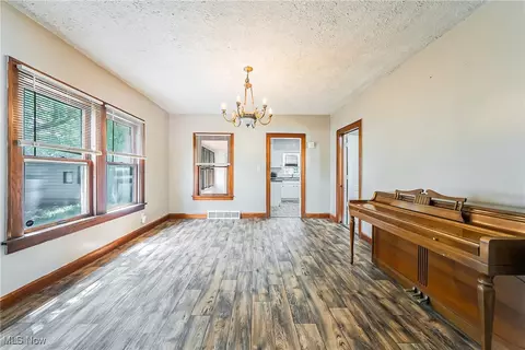 803 East Ave, Elyria, OH 44035 photo 5
