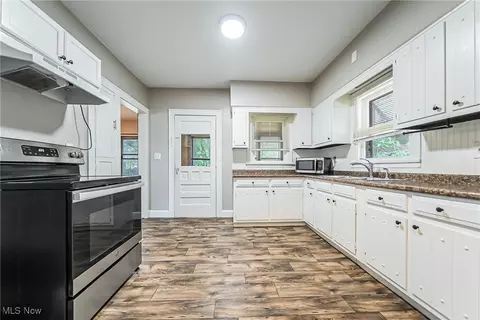 803 East Ave, Elyria, OH 44035 photo 8