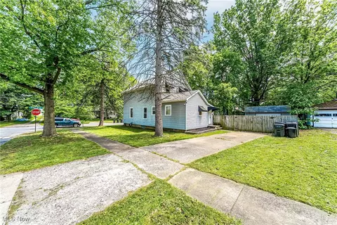 803 East Ave, Elyria, OH 44035 photo 28
