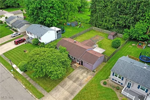 View/Area - 172 Camrose Dr, Niles, OH 44446 photo 3 of 3