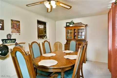 Dining - 172 Camrose Dr, Niles, OH 44446 photo 2 of 3