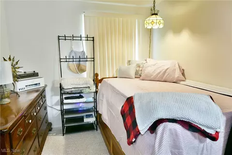 Bedroom - 172 Camrose Dr, Niles, OH 44446 photo 5 of 5