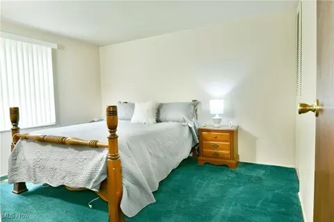 Bedroom - 172 Camrose Dr, Niles, OH 44446 photo 1 of 5