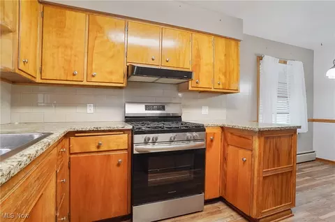 304 E Dresden Ave, Akron, OH 44301 photo 10