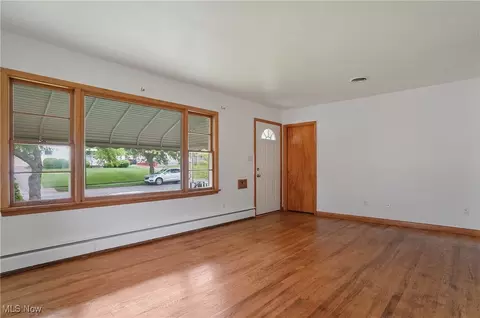 304 E Dresden Ave, Akron, OH 44301 photo 3