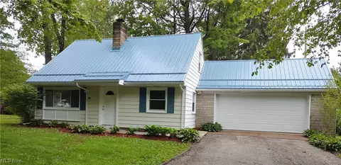 1750 Trinity Rd, Madison, OH 44057