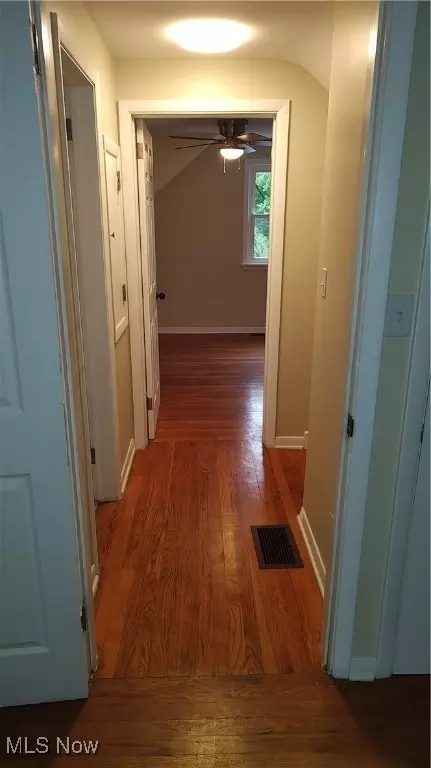Entry Way - 1750 Trinity Rd, Madison, OH 44057 photo 2 of 3