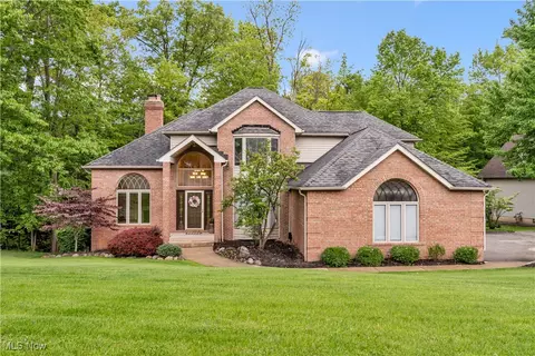 1271 Emerald Creek Dr, Broadview Heights, OH 44147