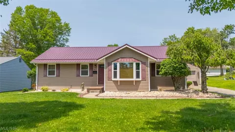 103 Park Dr, Saint Clairsville, OH 43950