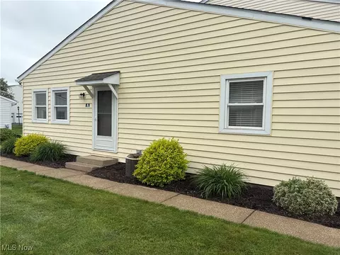 2531 Royal County Down #A, Uniontown, OH 44685