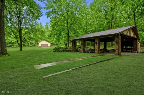 Exterior - 5016 E Pleasant Valley Rd, Independence, OH 44131 photo 8 of 9