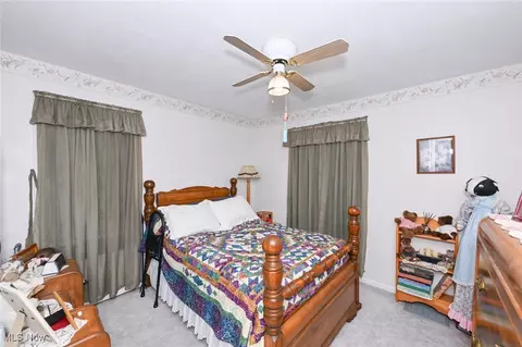 Bedroom - 5016 E Pleasant Valley Rd, Independence, OH 44131 photo 3 of 4
