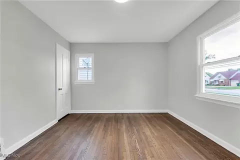Bedroom - 860 E 260th St, Euclid, OH 44132 photo 3 of 3