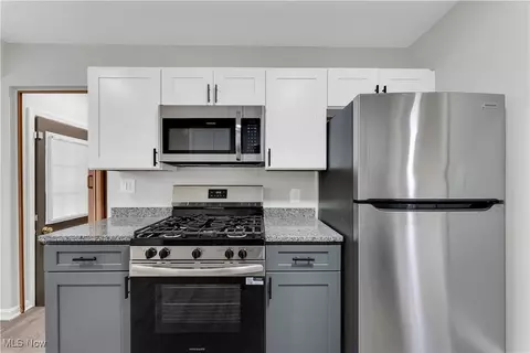 Kitchen - 860 E 260th St, Euclid, OH 44132 photo 4 of 4