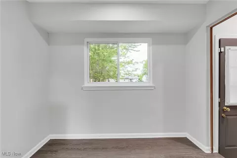Entry Way - 860 E 260th St, Euclid, OH 44132 photo 1 of 1
