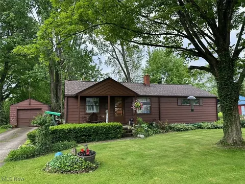 4159 Caleb Rd, Leavittsburg, OH 44430