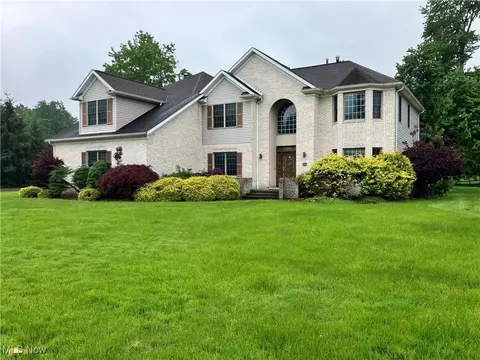 1254 Maxfli Dr, Akron, OH 44312