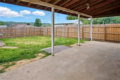 618 Market St, Philo, OH 43771 photo 8