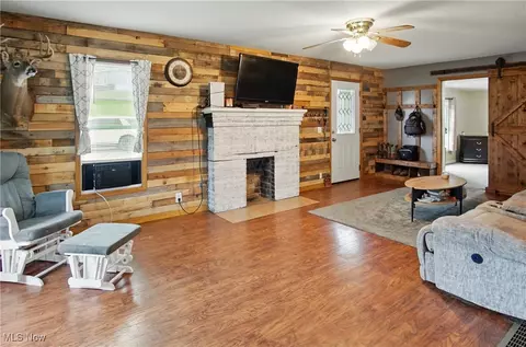 618 Market St, Philo, OH 43771 photo 11