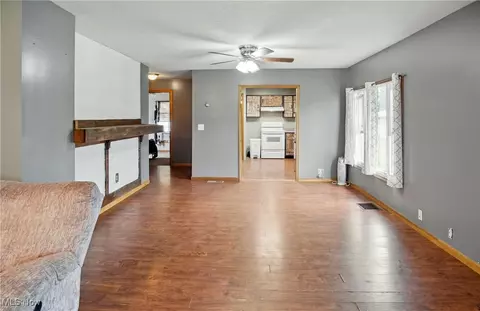 618 Market St, Philo, OH 43771 photo 16