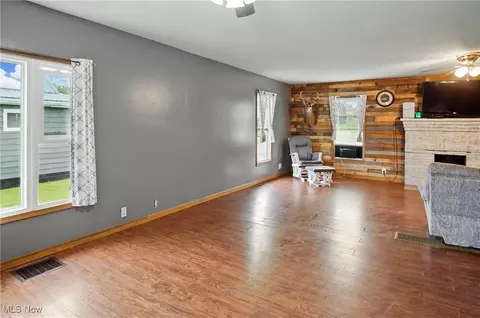 618 Market St, Philo, OH 43771 photo 17