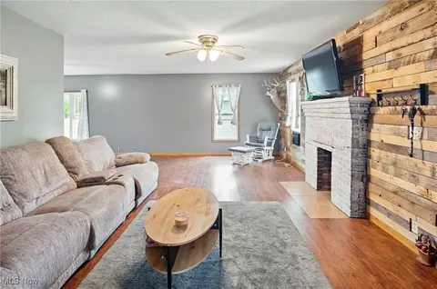 618 Market St, Philo, OH 43771 photo 10