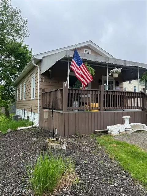 724 8th St, Struthers, OH 44471 photo 3