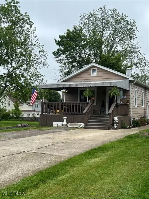 724 8th St, Struthers, OH 44471