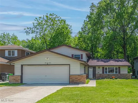 4560 Whitehall Dr, South Euclid, OH 44121