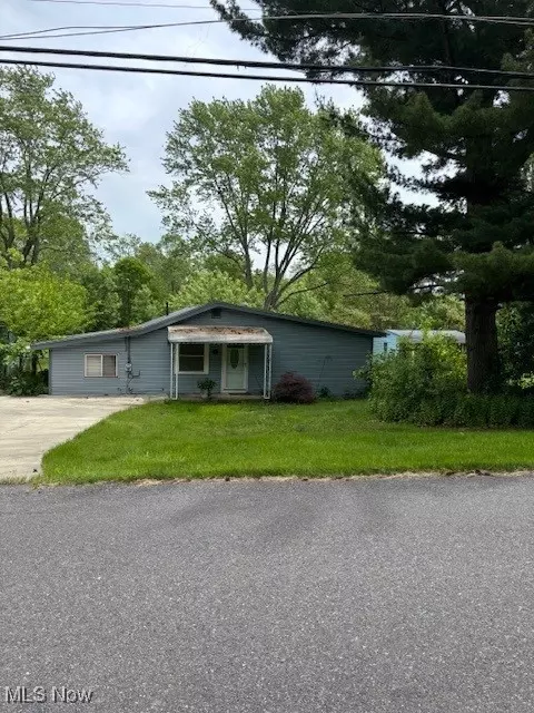 645 Ewart Rd, Akron, OH 44312