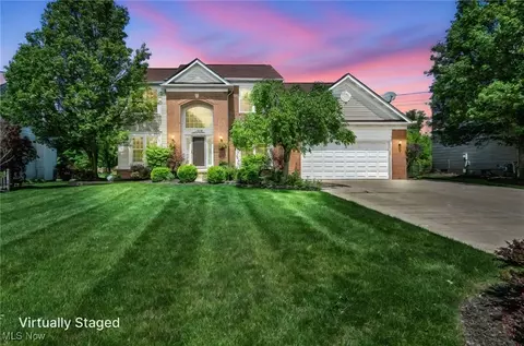 1221 Hamilton Dr, Broadview Heights, OH 44147